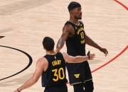 开云体育入口-勇士队在NBA季后赛中实现逆转，晋级半决赛