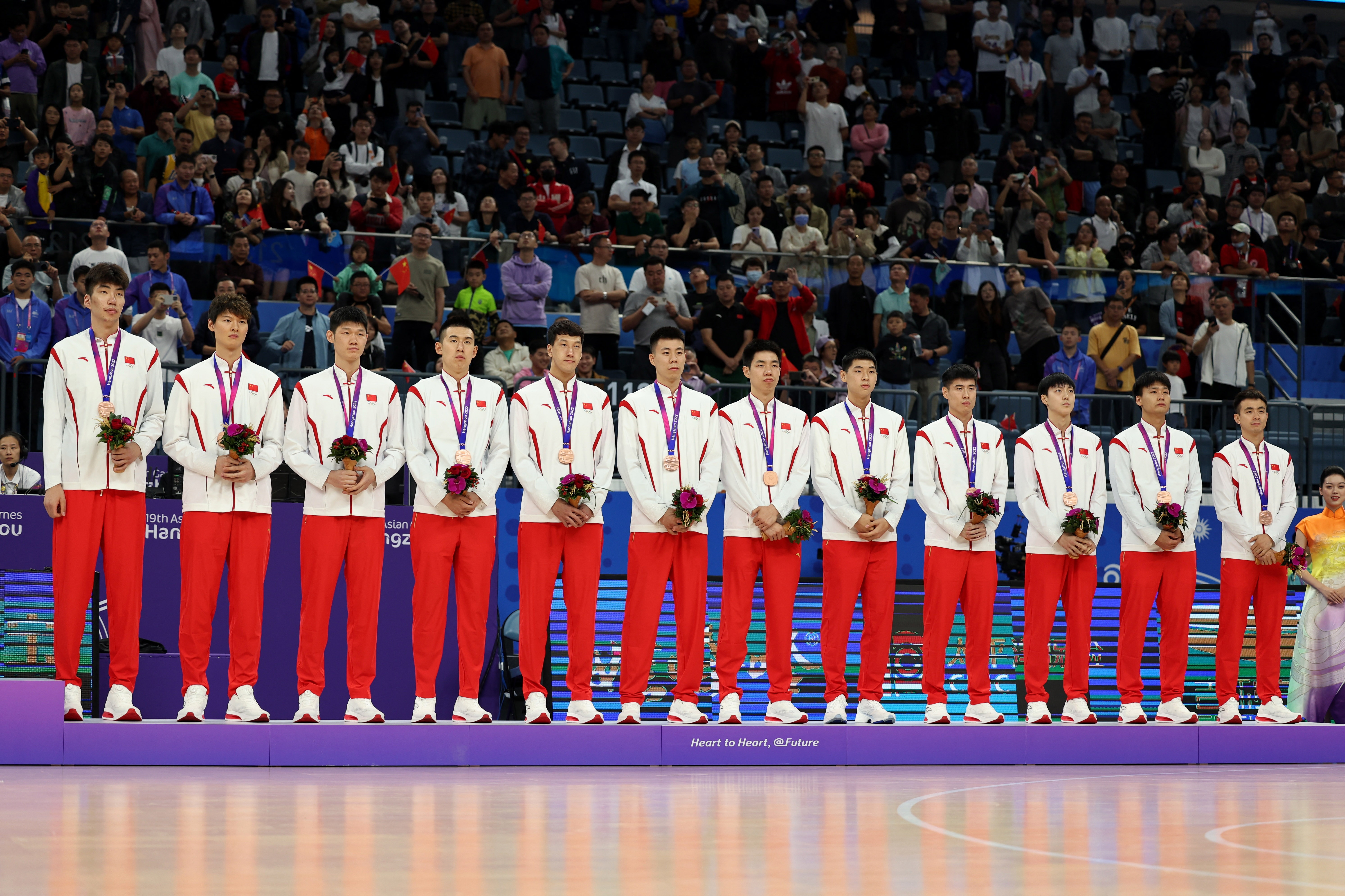 💥中国篮球年度炸裂事件:阿联陷嫖娼传闻 姚明辞职 小崔登陆NBA