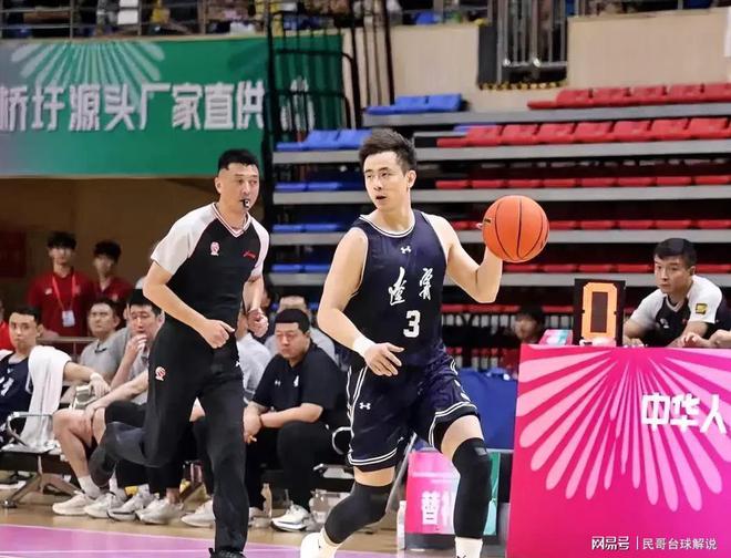 山东男篮备战对抗福建队，全队精神抖擞(山东男篮福建男篮)