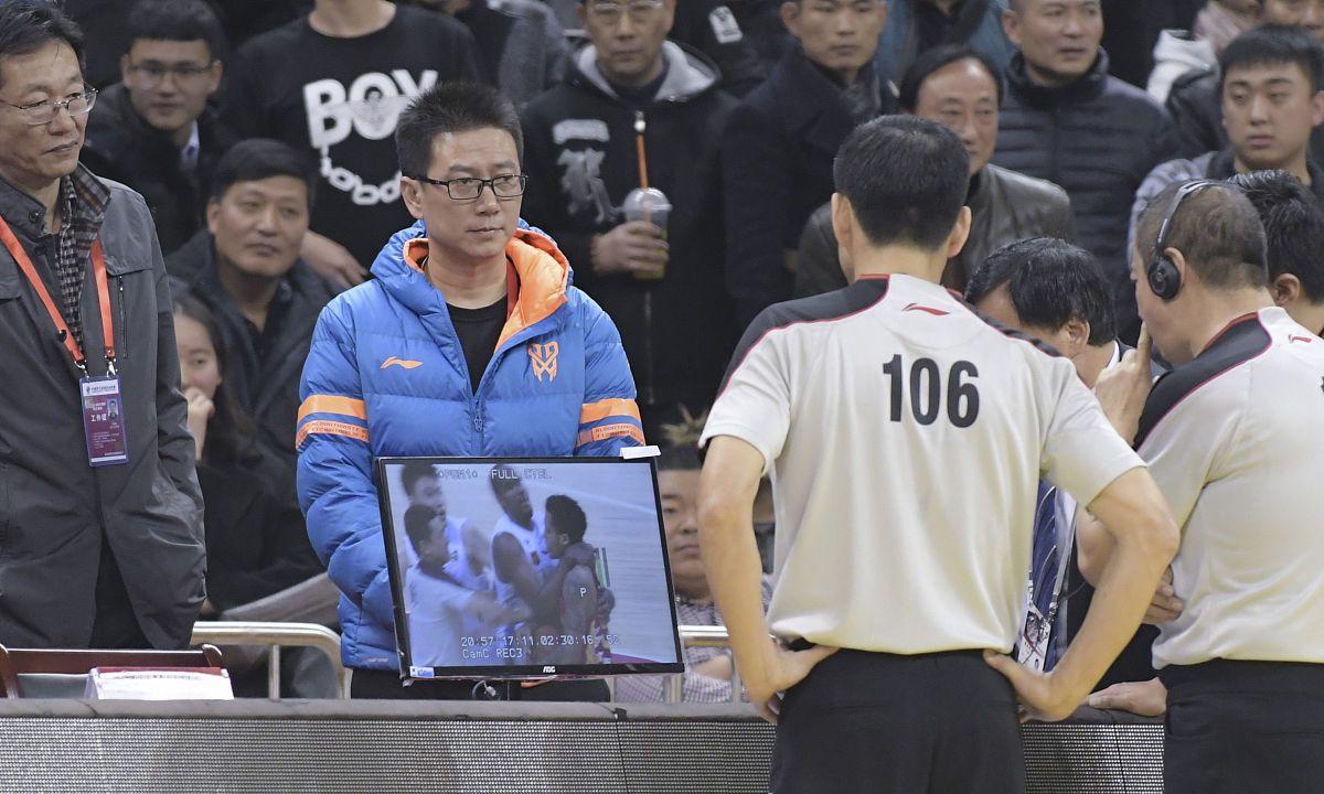 开云体育网站-叶润峰全场16中4，三分14中2得到10分3板2助1抢断(一石五叶三燕飞打一动物)