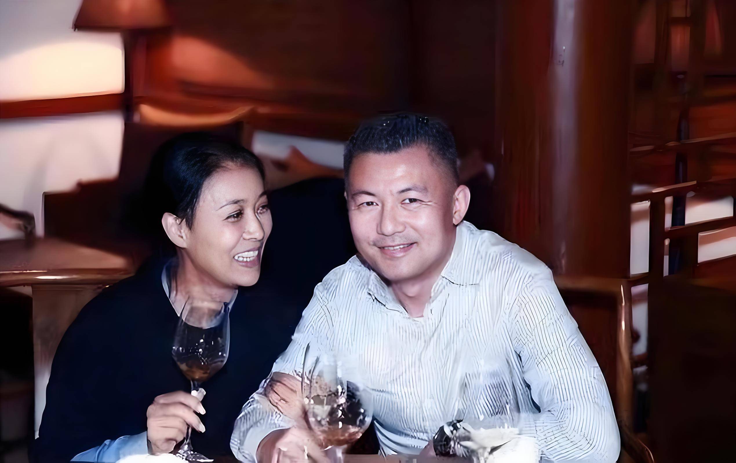 包含20年前，那个让那英甘愿“未婚生子”的前国脚高峰，如今过得怎样的词条