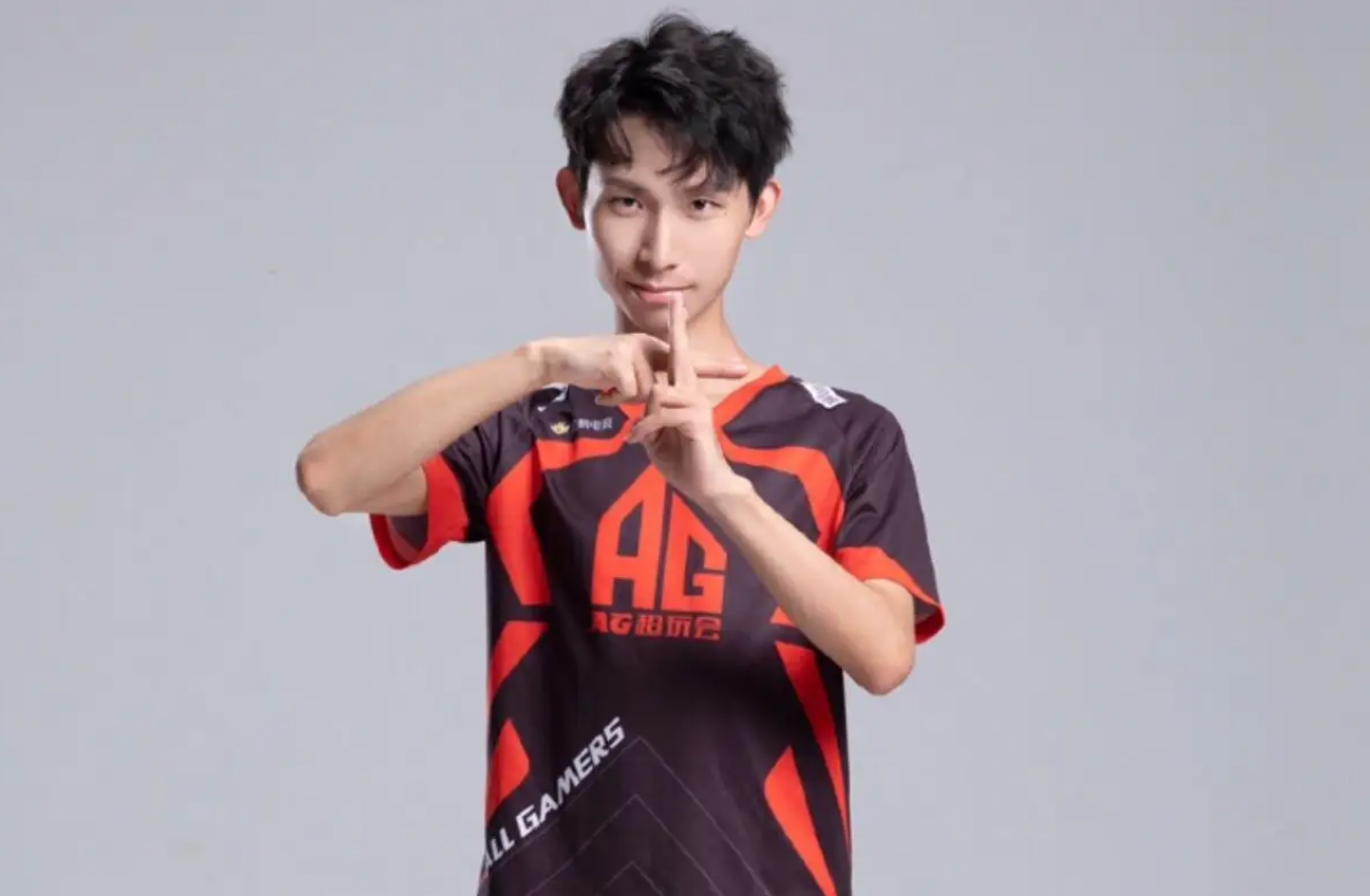 水晶哥看AL用AG队标：AG超会玩怎么来啦？哪个是梦泪啊？(创造与魔法水晶巨人融合表)